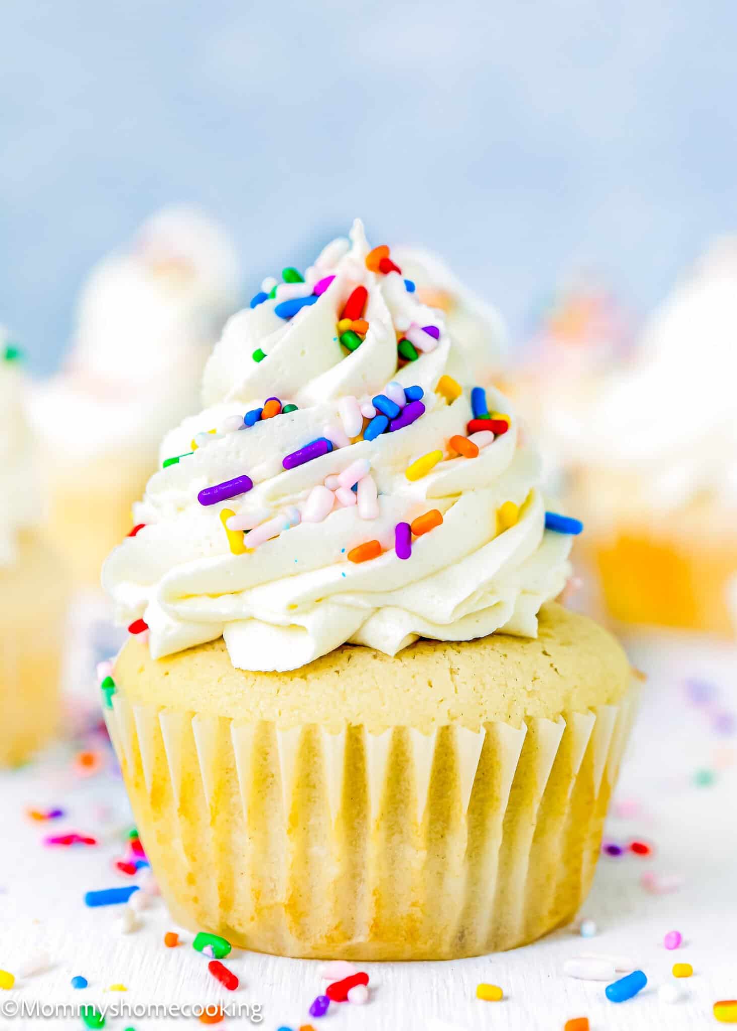 Eggless Vanilla Cupcakes (Fluffy & Easy)