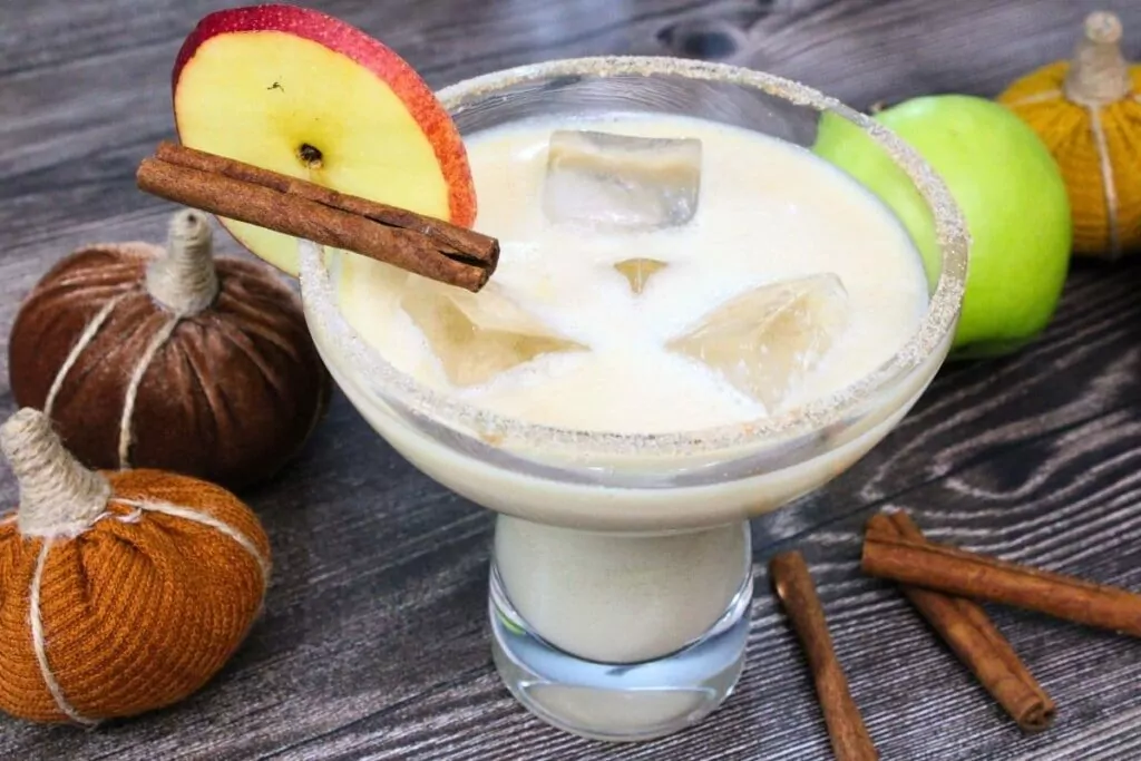 5 Min Caramel Apple Cider Margaritas - Easy Fall Cocktail!