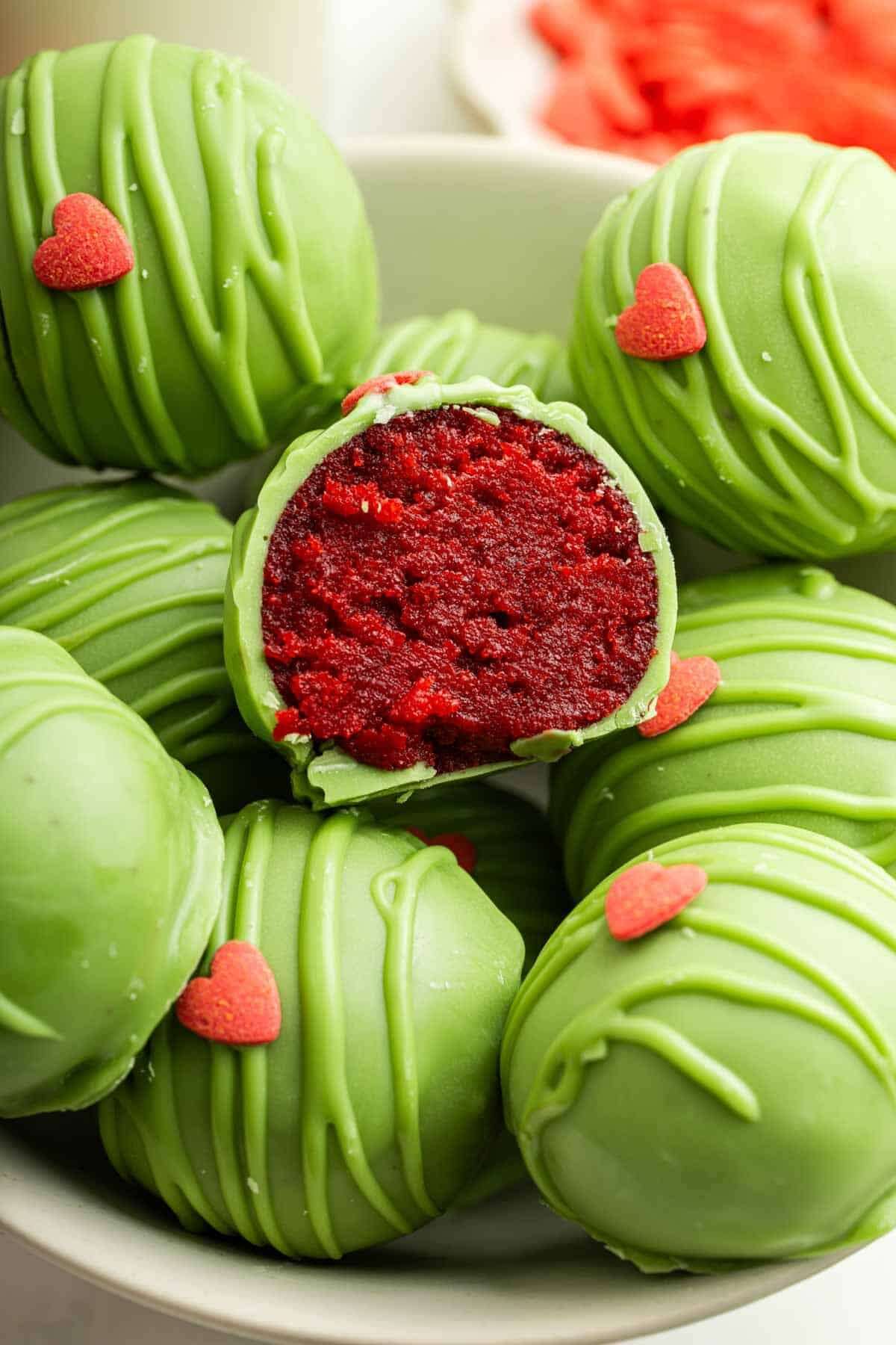Grinch Cake Pops