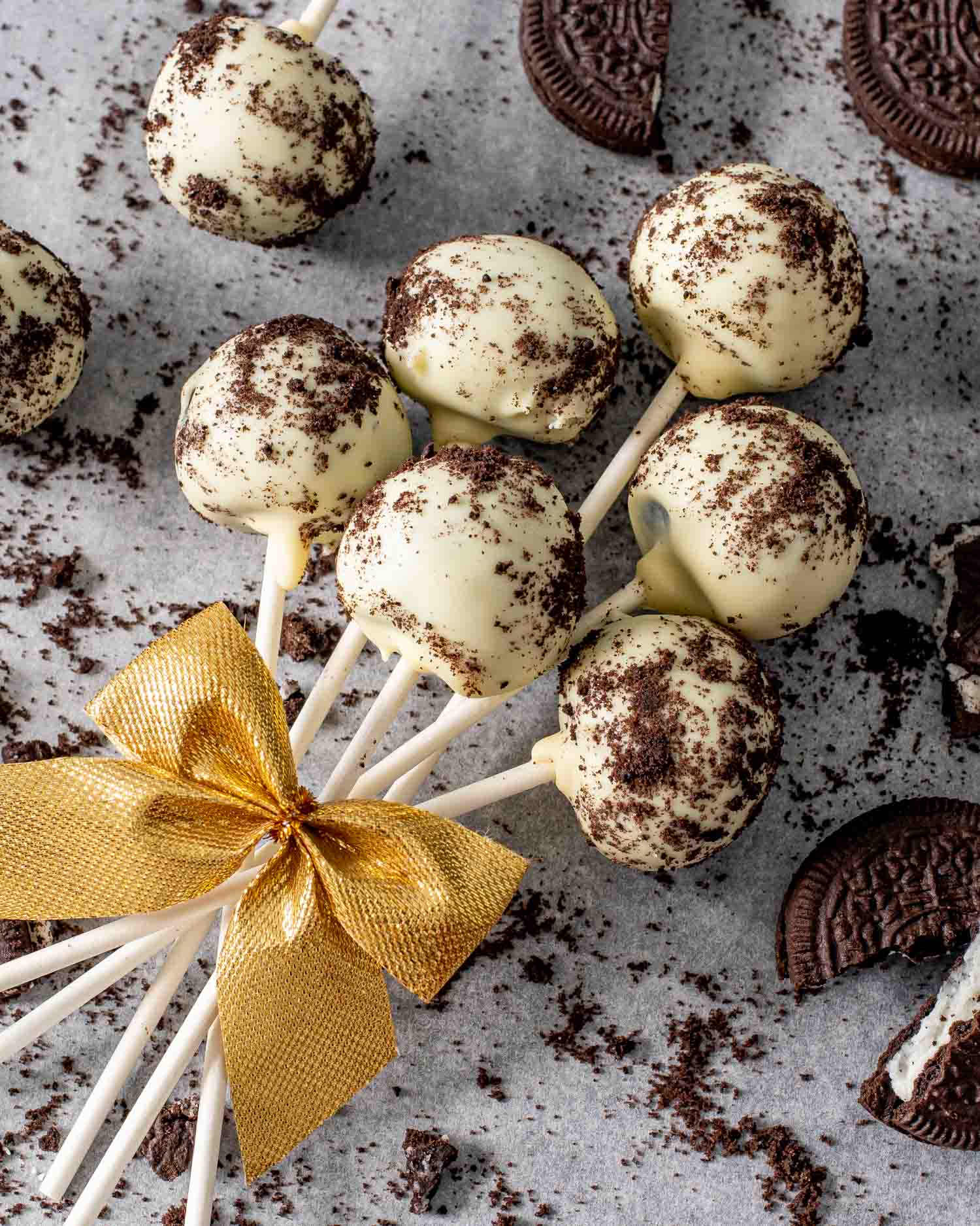 No-Bake Oreo Cake Pops