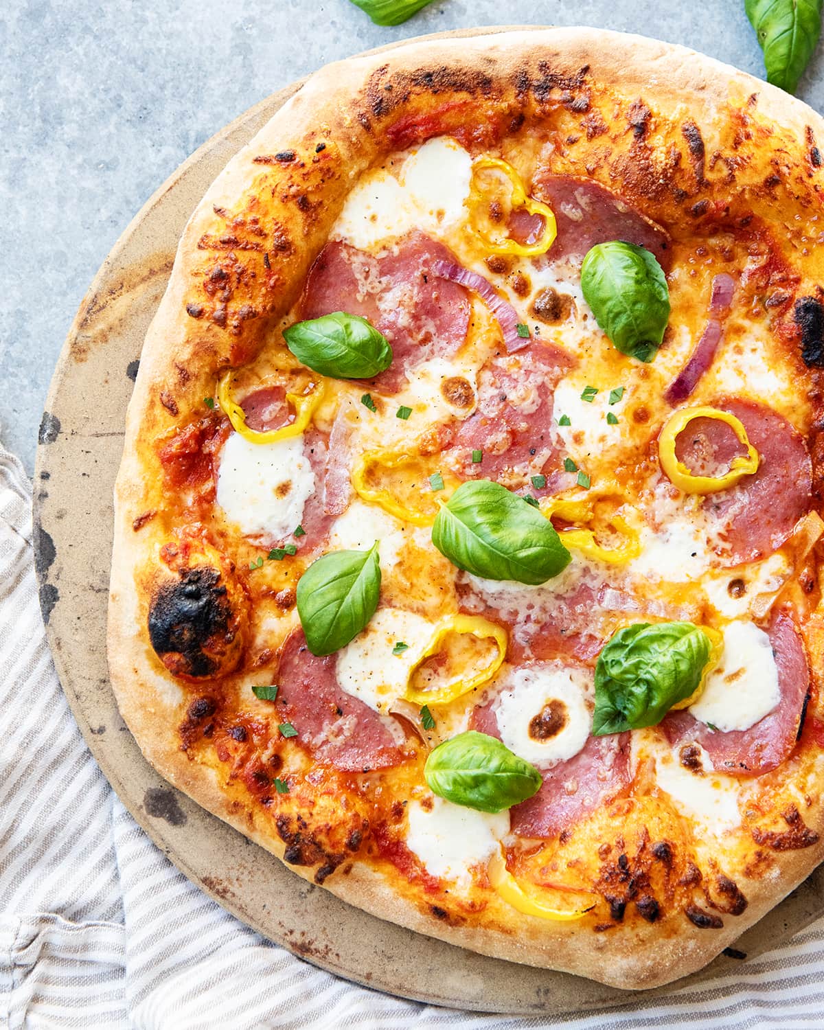 Salami Pizza