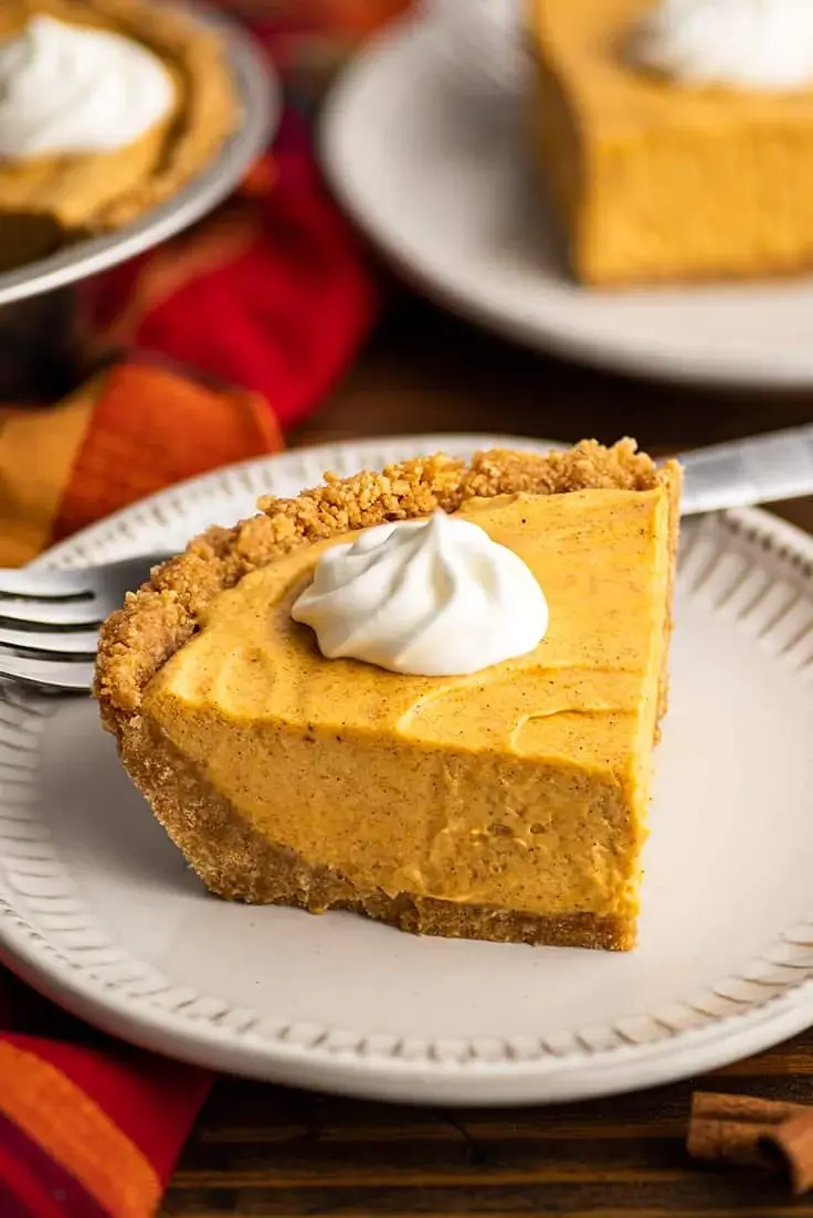 Small No-bake Marshmallow Pumpkin Cheesecake