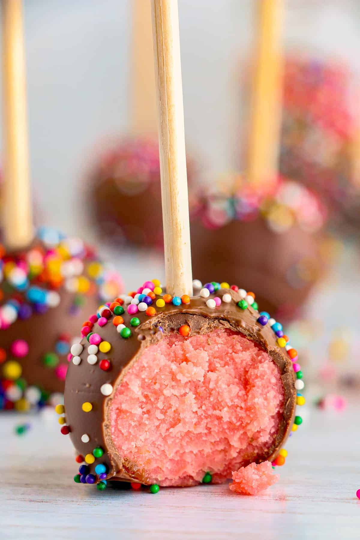 Strawberry Cake Pops