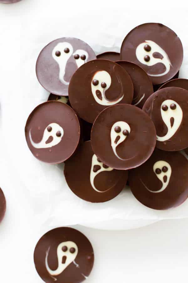 2-Ingredient Ghost Chocolate Cups