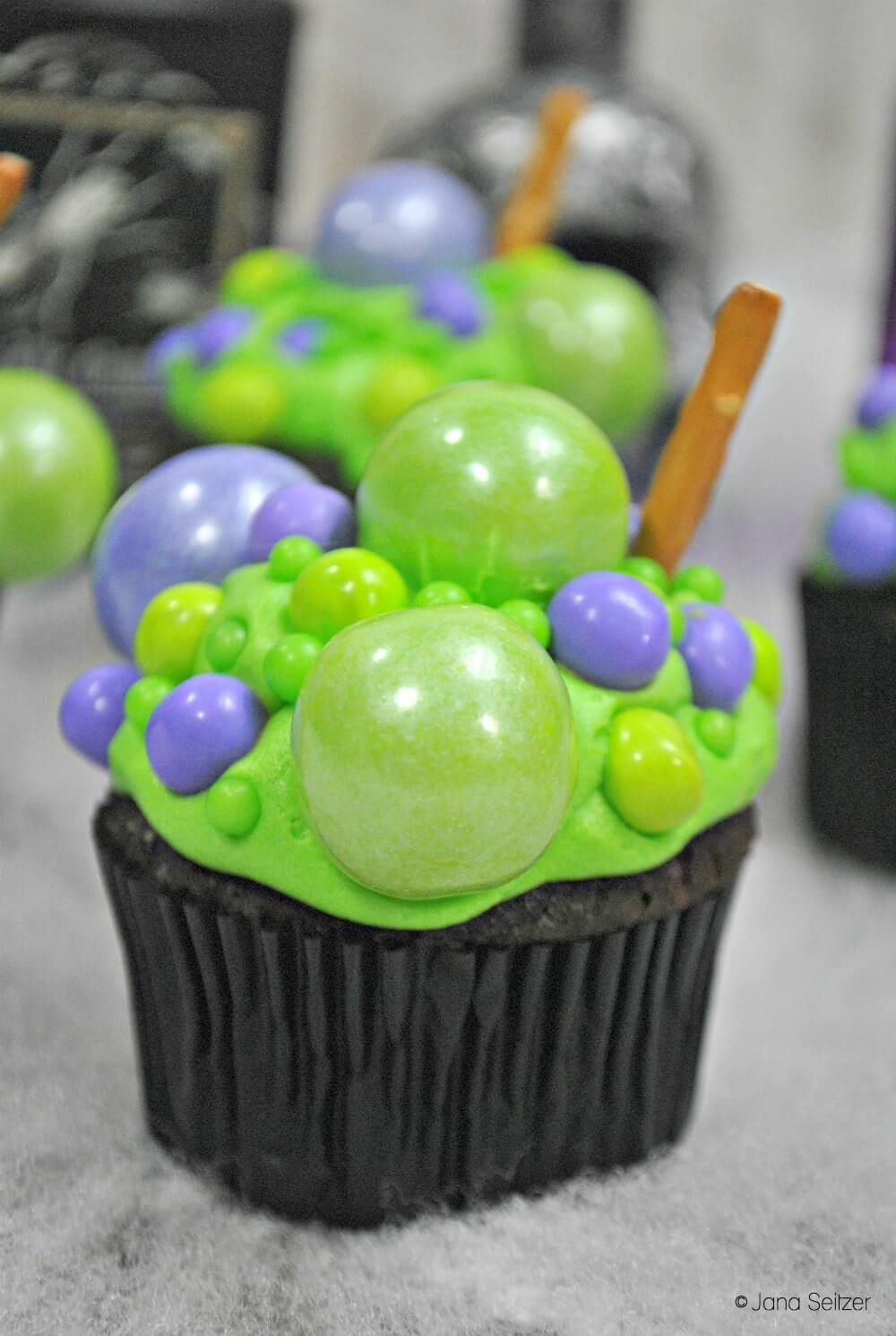 Adorable Hocus Pocus Cupcakes