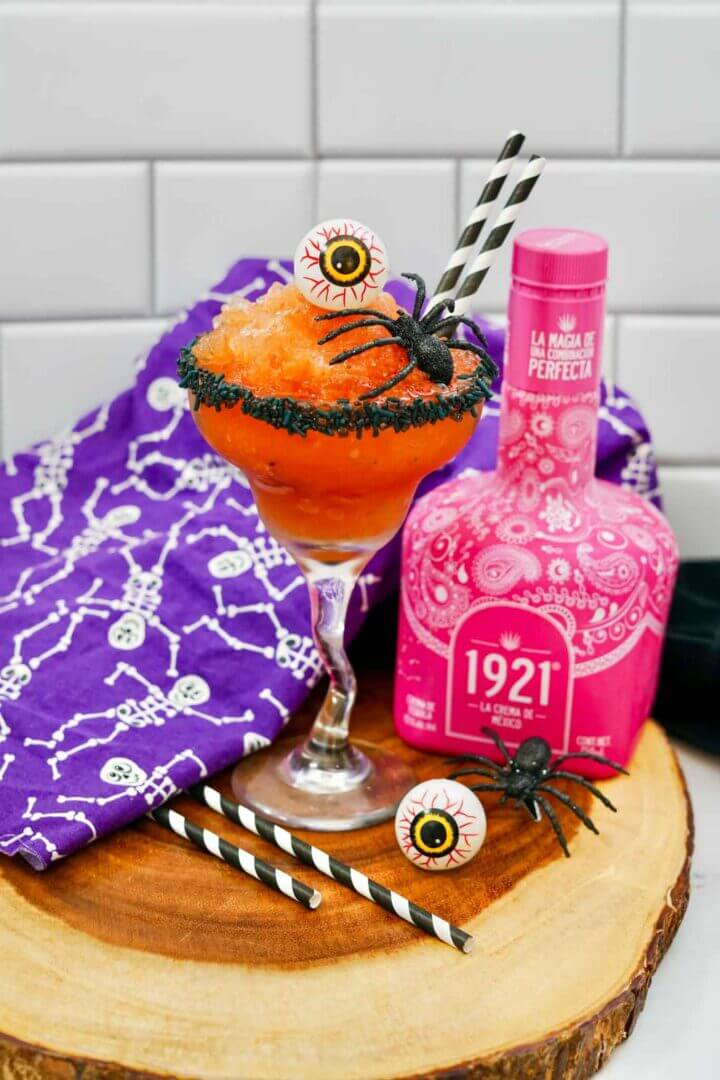 Easy Haunted Halloween Margarita Cocktail Recipe