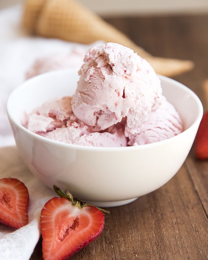 Easy Strawberry Ice Cream