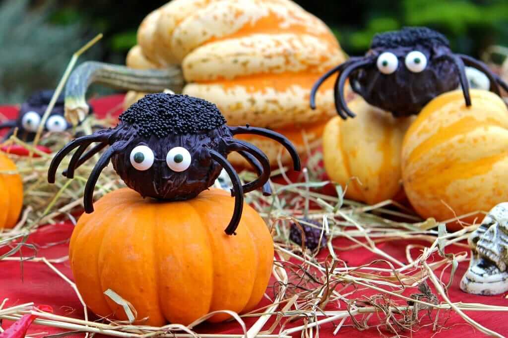 Halloween Cake Pop Spiders