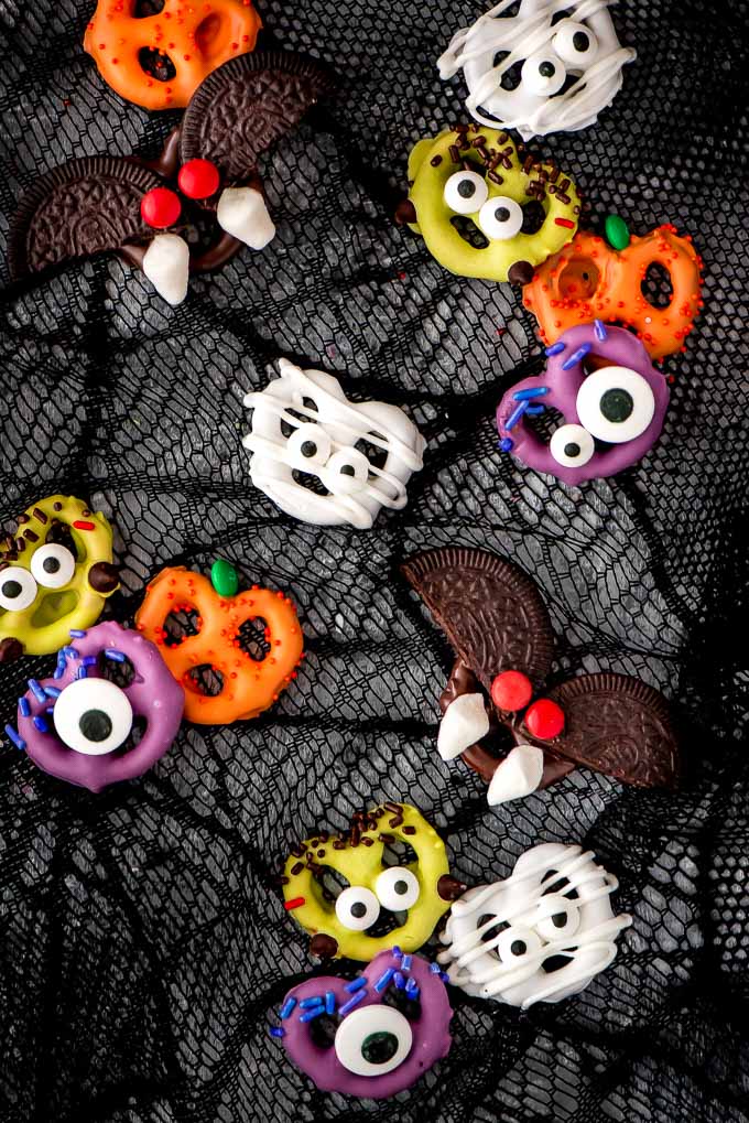 Halloween Chocolate Covered Pretzels