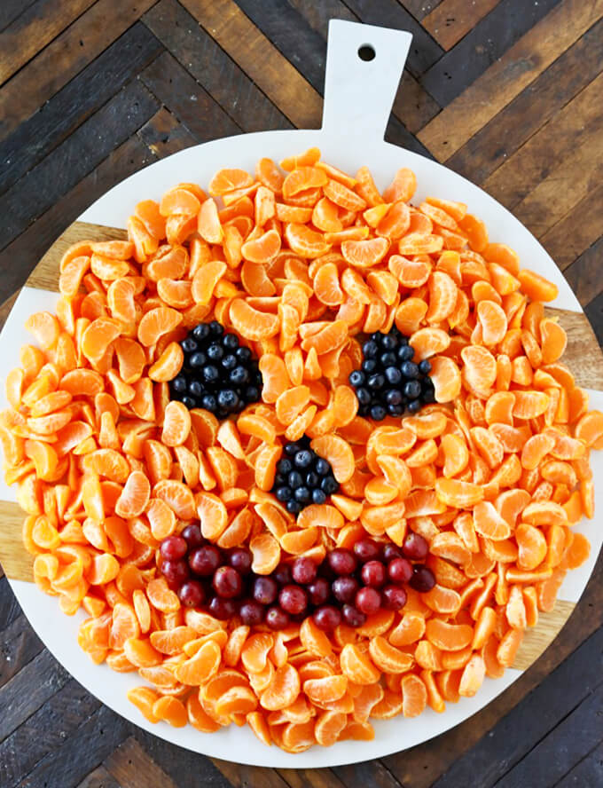 Jack O' Lantern Halloween Fruit Tray and Fruit Dip