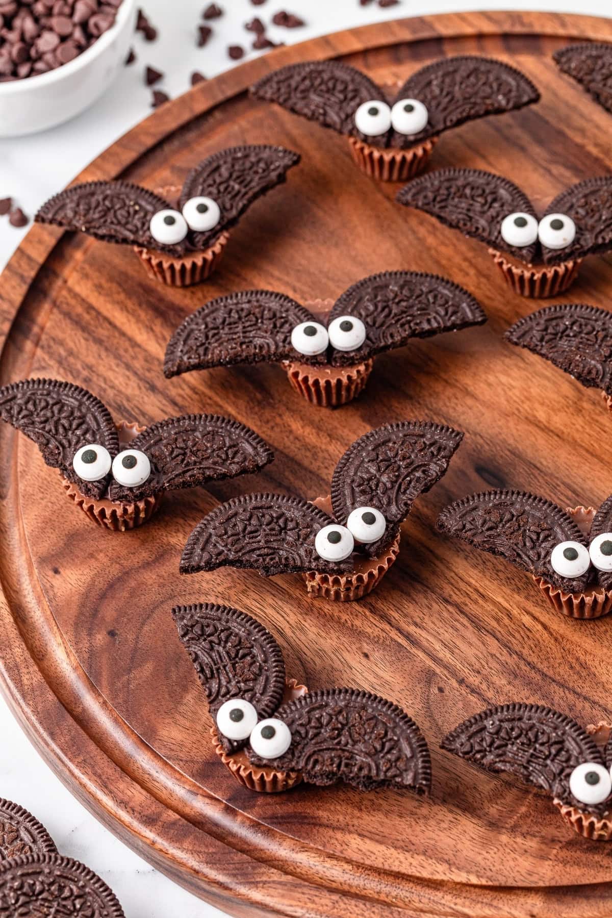 Miniature Reese's Oreo Bats (Easy Halloween Treats)