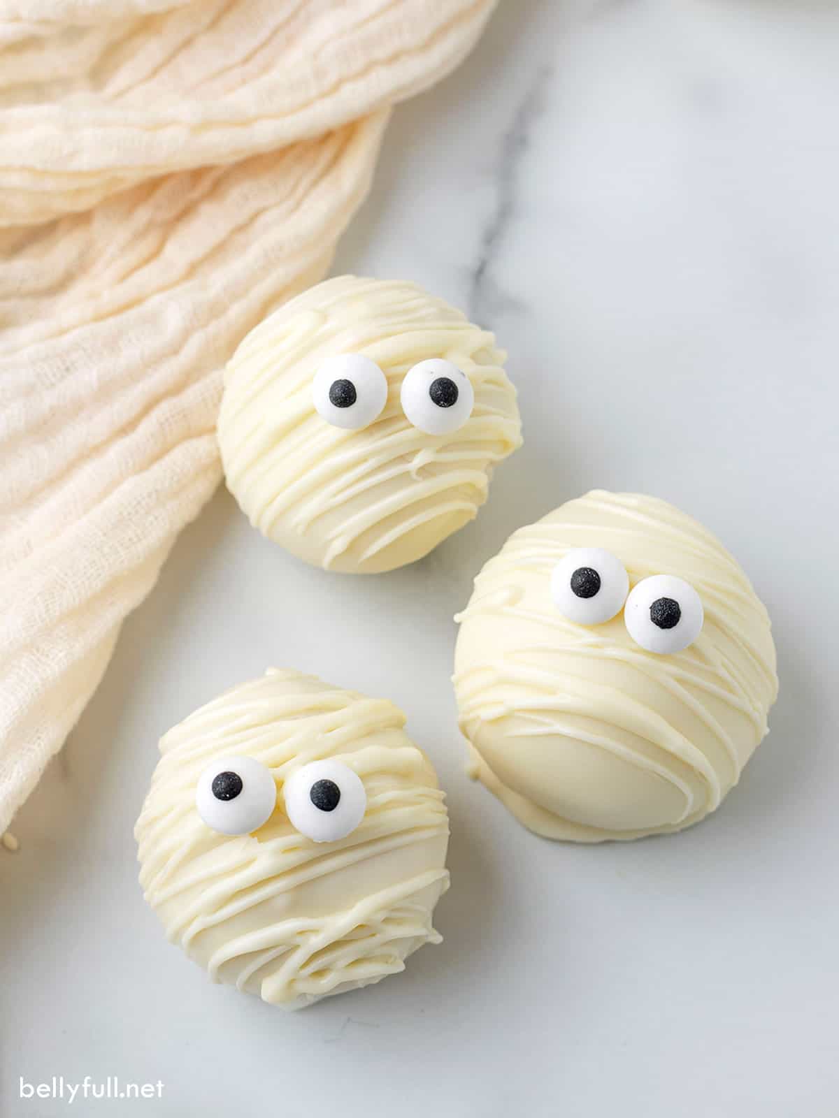 Mummy Oreo Balls
