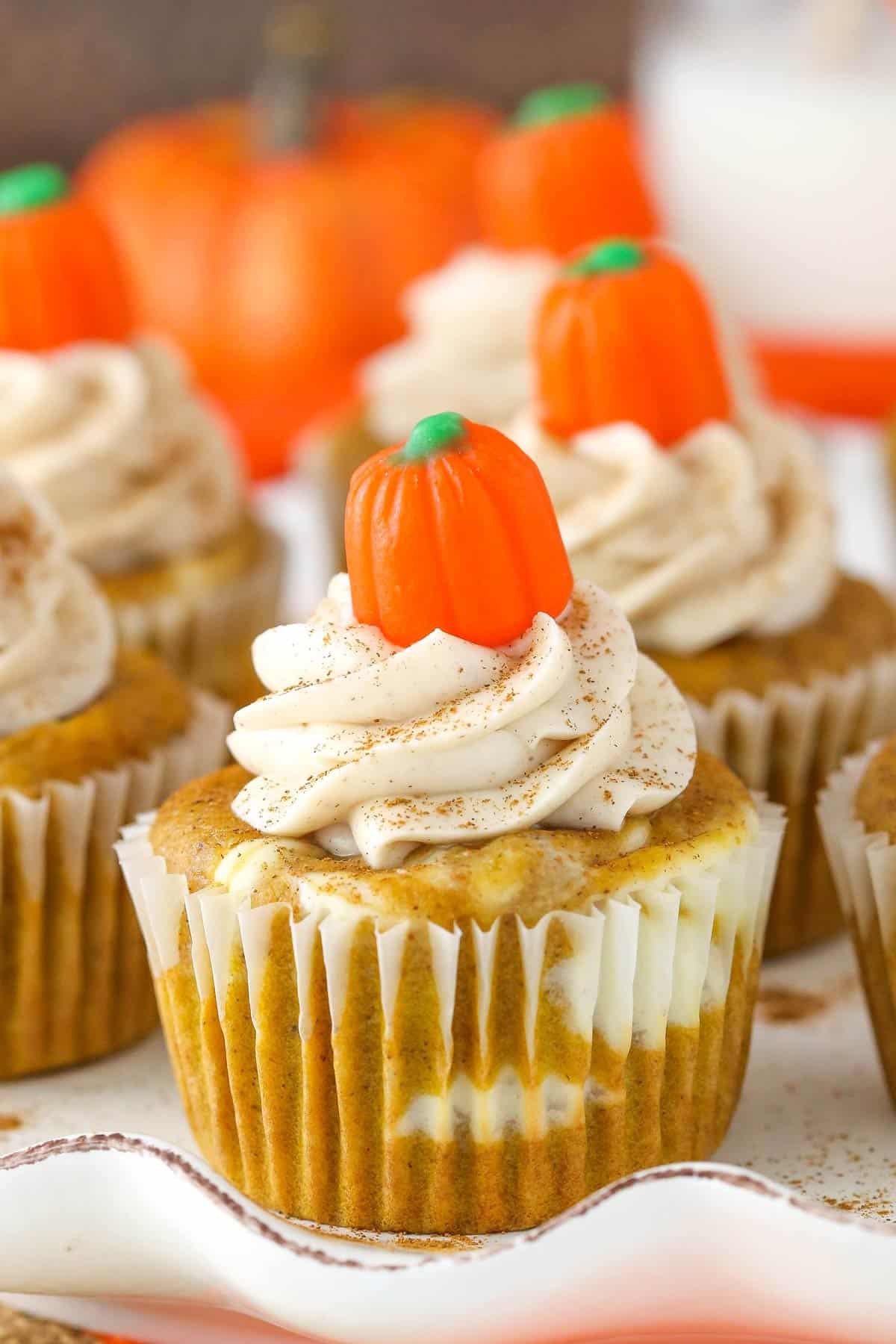 Pumpkin Cheesecake Swirl Cupcakes