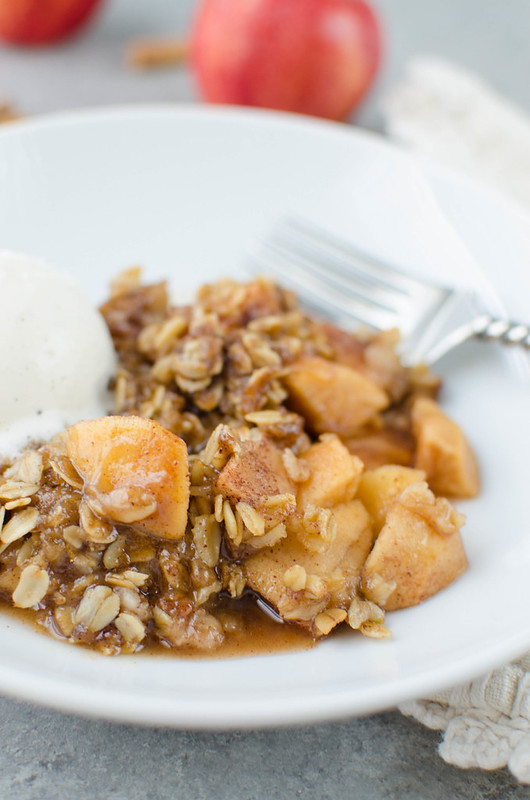 Slow Cooker Caramel Apple Crumble
