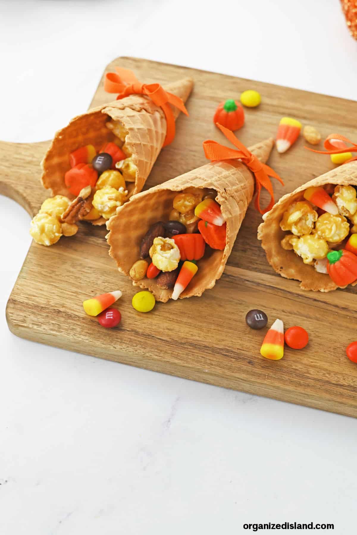 Candy Cornucopias Easy Thanksgiving Dessert