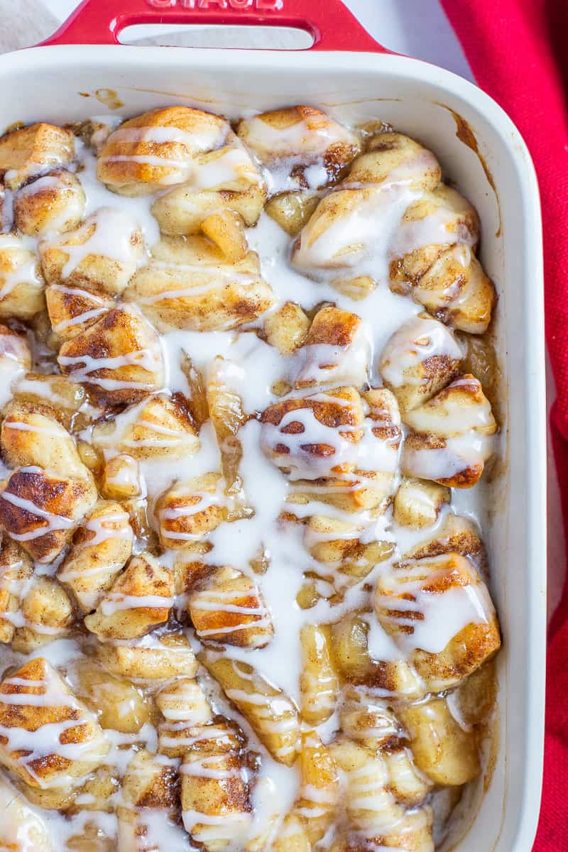 Cinnamon Roll Apple Cobbler