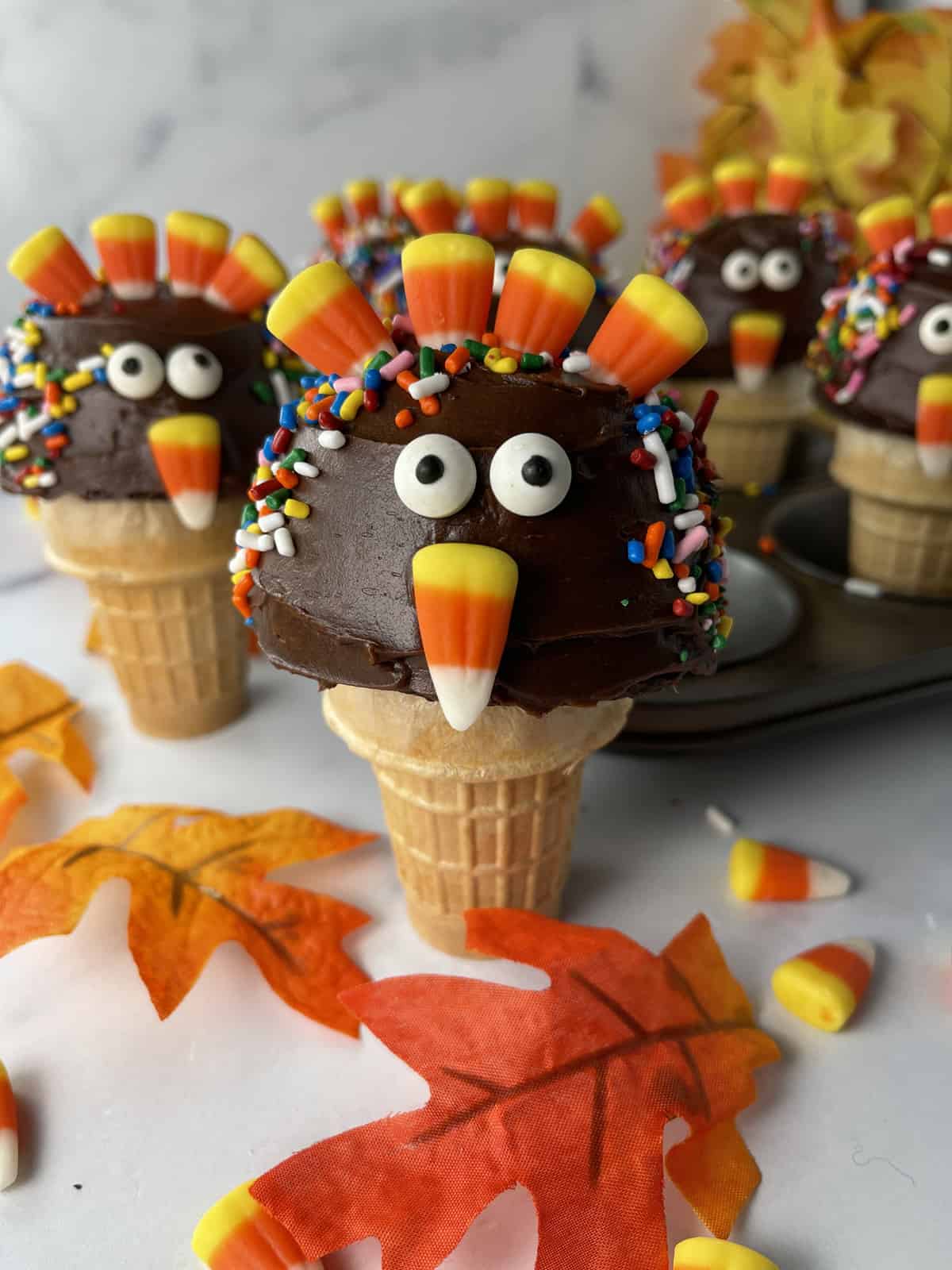 Festive Thanksgiving Turkey Cupcakes