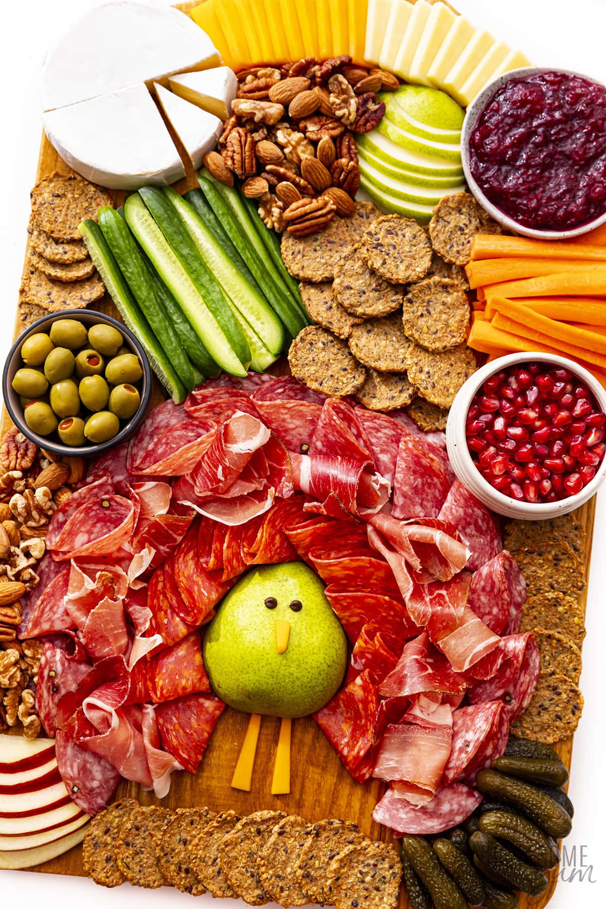 Festive and Easy Thanksgiving Charcuterie Board