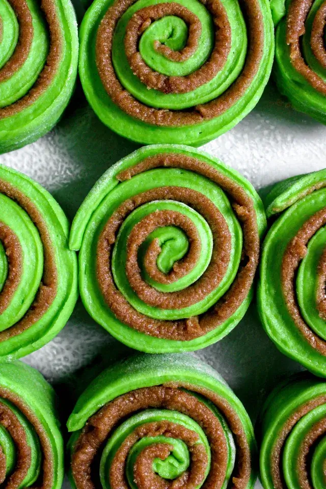 Grinch Cinnamon Rolls