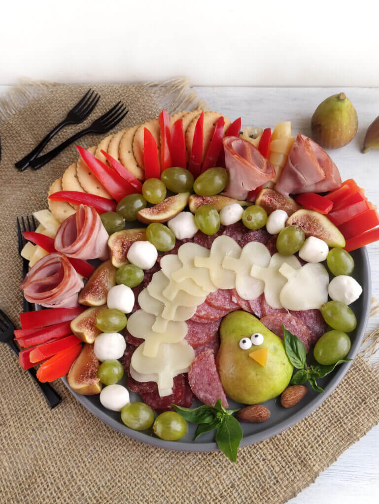 You Will Love This Turkey Charcuterie Board For Thanksgiving