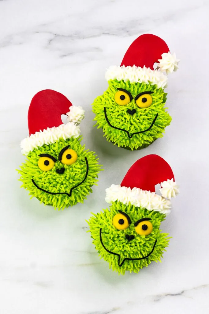 Easy Fun Grinch Cupcakes