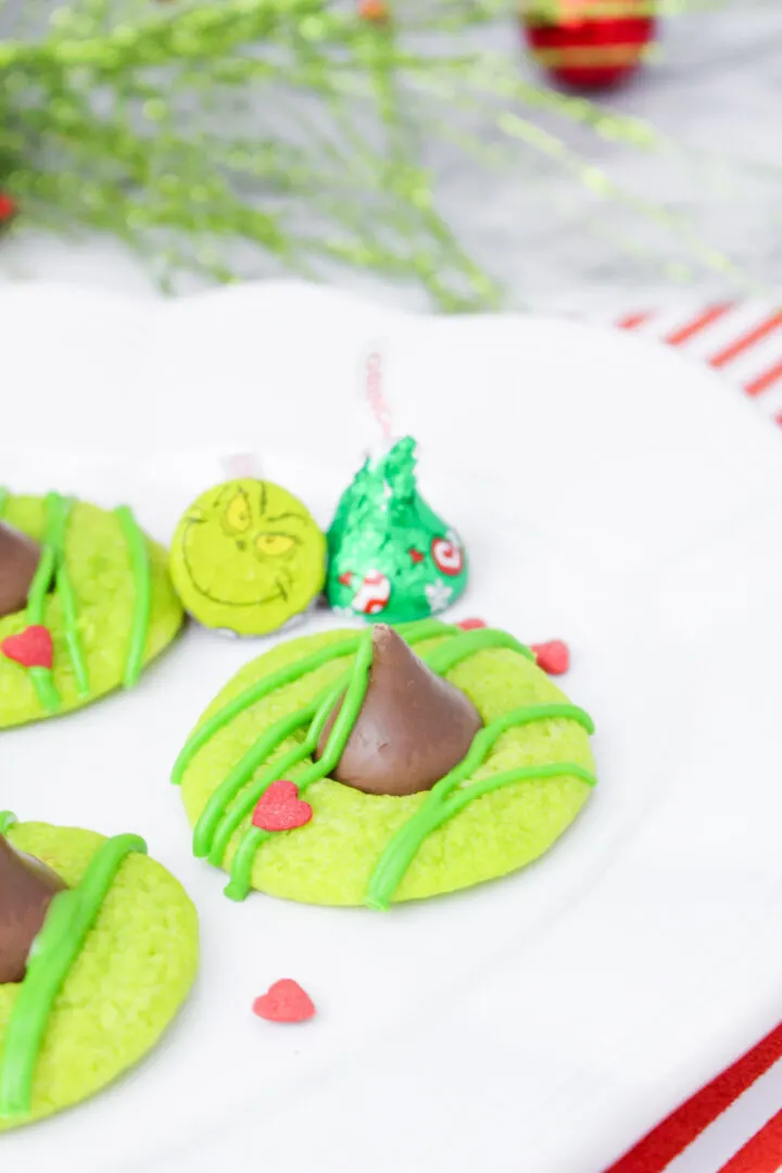 Easy Grinch Blossom Cookies