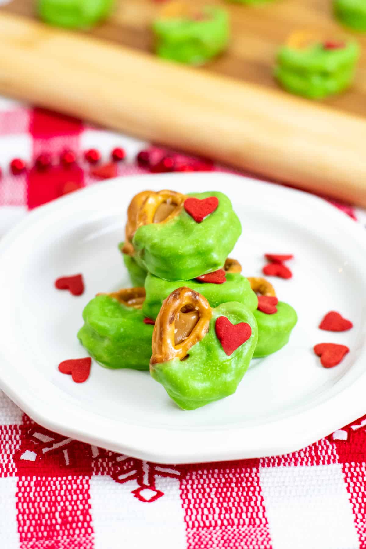 Grinch Pretzel Bites