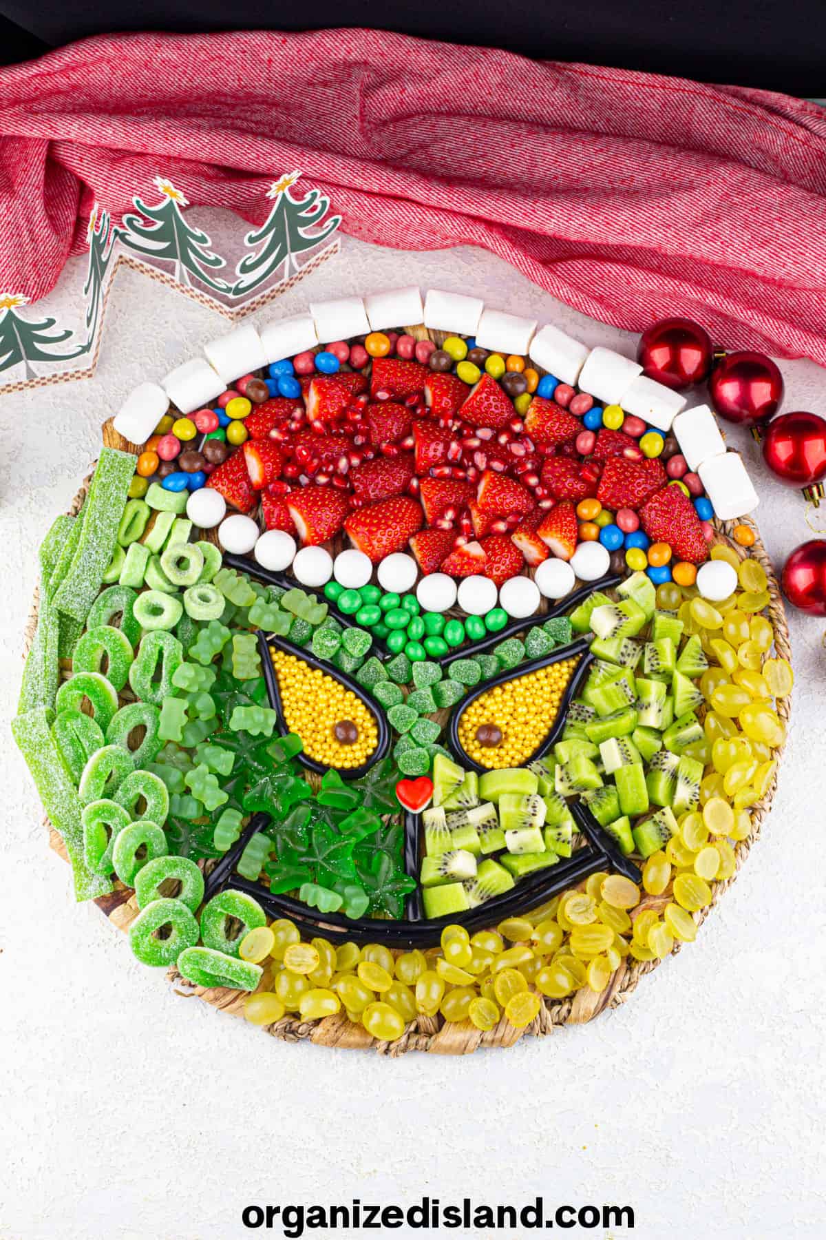 Grinch Snack Charcuterie Board